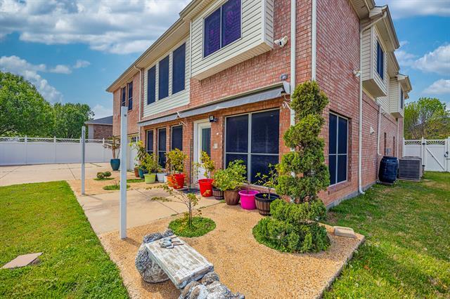 Building Photo - 808 Sabona Dr