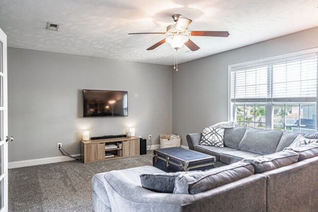 Building Photo - 191 Trenton Pl