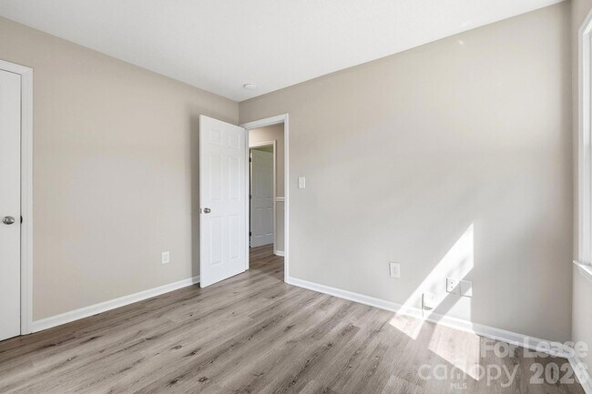 Building Photo - 12011 Merriweather Dr