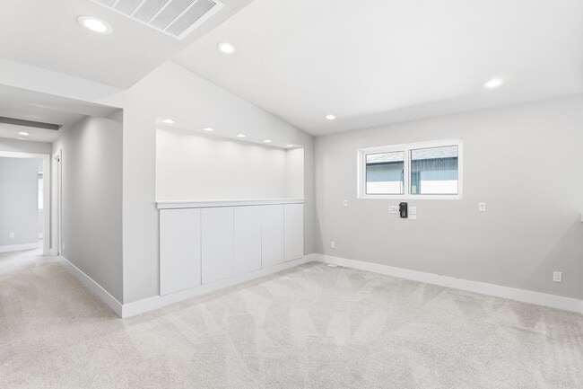 Building Photo - Modern Happy Valley Home with Designer Finishes & Spacious Open Layout