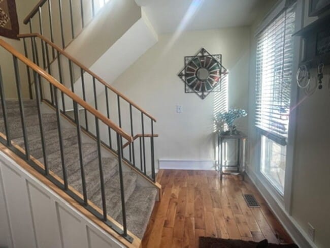 Building Photo - 3 Bedroom Townhouse Minutes from Canyons