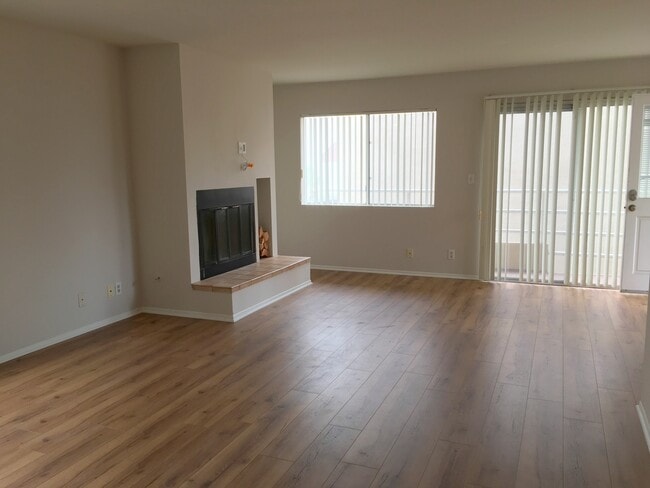 Building Photo - 4416 Highland Ave
