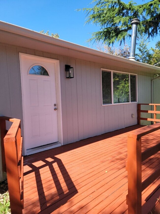 Building Photo - Remodeled 3 bed/2 bath in High Point/West ...