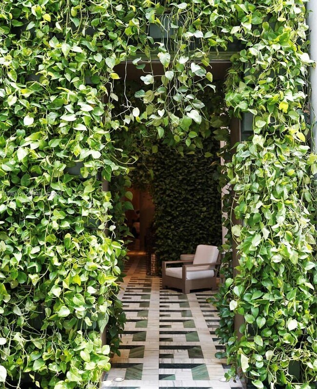 Building Photo - 801 S Miami Ave