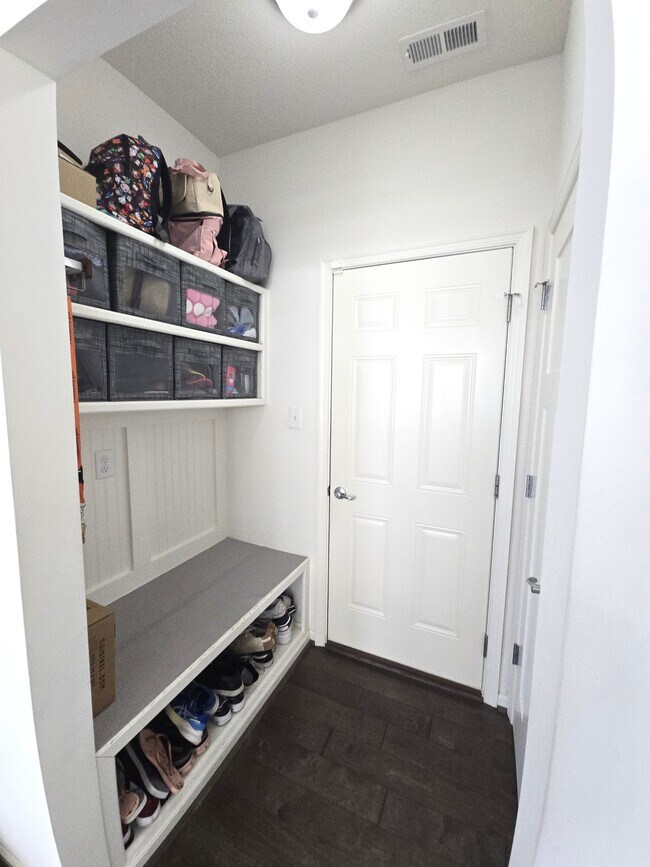 Building Photo - 1129 Flower St