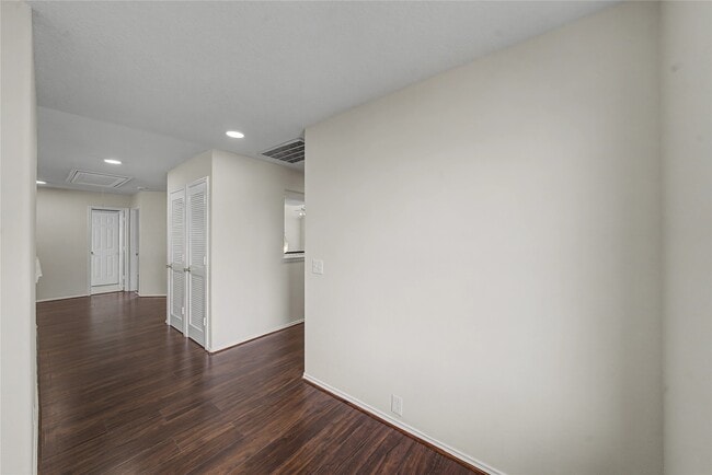 Building Photo - 1611 Brazos Gate Dr