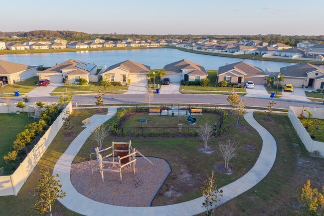 Building Photo - 5071 Four Strand Ct