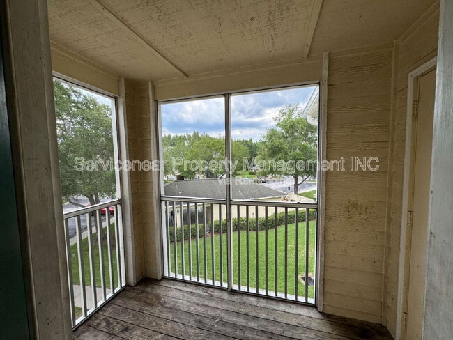 Building Photo - 18320 Bridle Club Dr