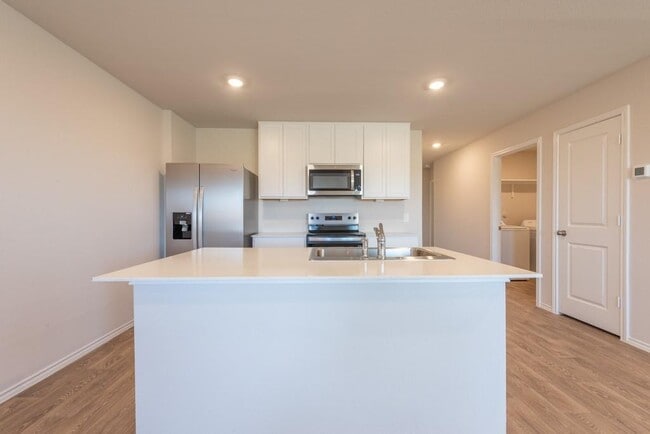 Building Photo - 2115 Windflower Ln