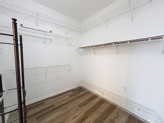Building Photo - 9122 Rockrose Dr