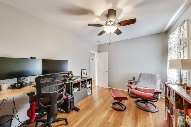 Building Photo - 5140 N Leavitt St
