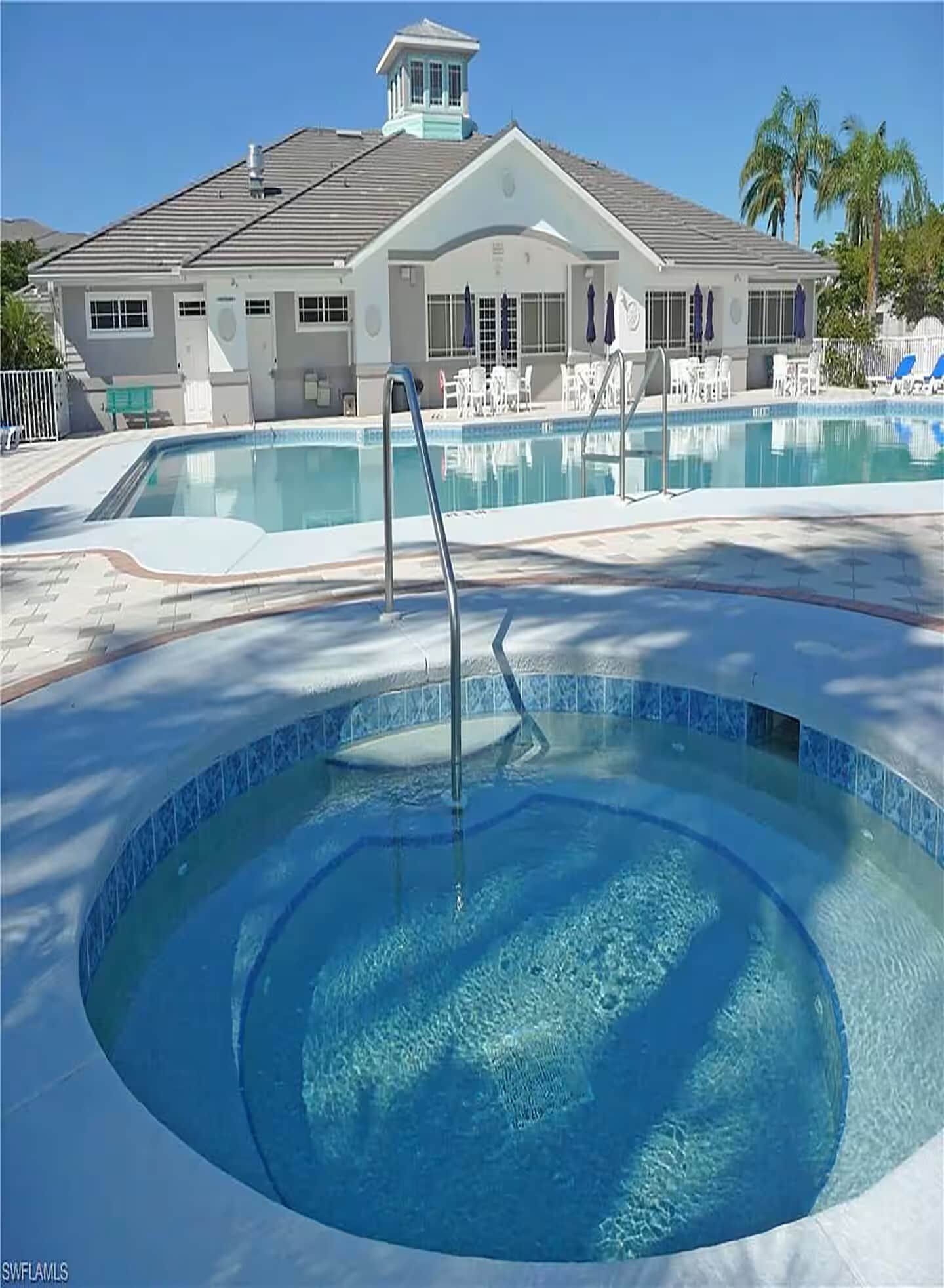 Building Photo - 16635 Lake Circle Dr