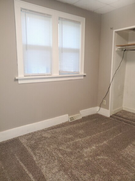 Building Photo - 403 2nd St