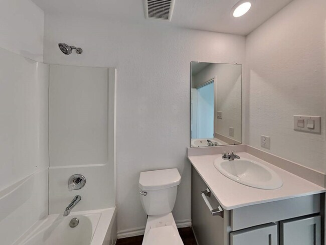 Building Photo - 24110 Mustang Run Dr