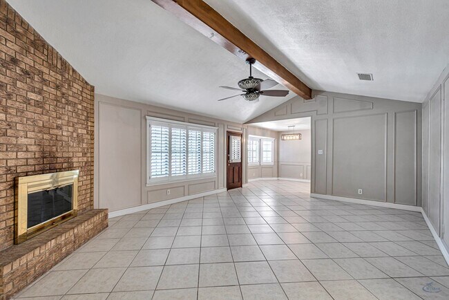 Building Photo - 1800 W 23rd St