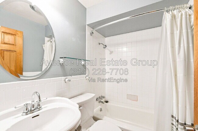 Building Photo - 959 Orchard Lakes Dr
