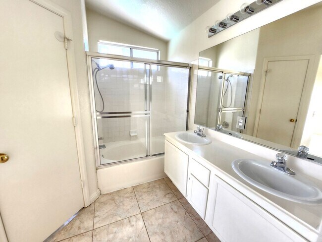 Building Photo - 137 Windy Creek Ave