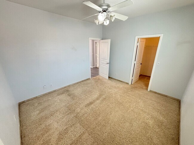 Building Photo - Elegant 4Bed/5Bath/3Car gated residence located near Silverado Ranch
