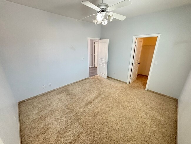 Building Photo - Gorgeous 4bed /5bath home nestled in a gre...
