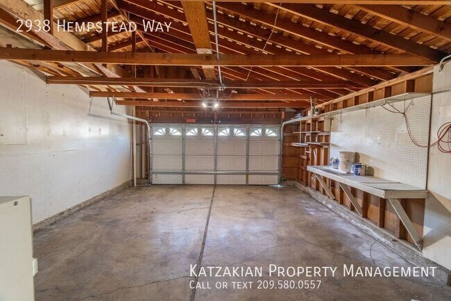 Building Photo - 2938 Hempstead Way