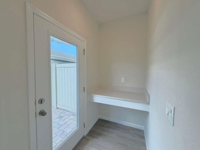 Building Photo - 15517 Bay Brg St