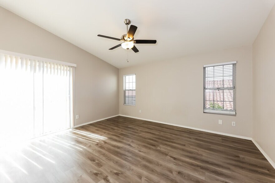 Building Photo - 5203 W Kristal Way