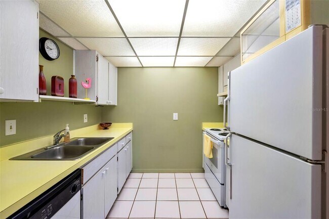 Building Photo - 1814 Fox Hunt Dr