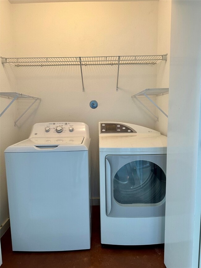 Building Photo - 3208 Yellowstone Park Dr