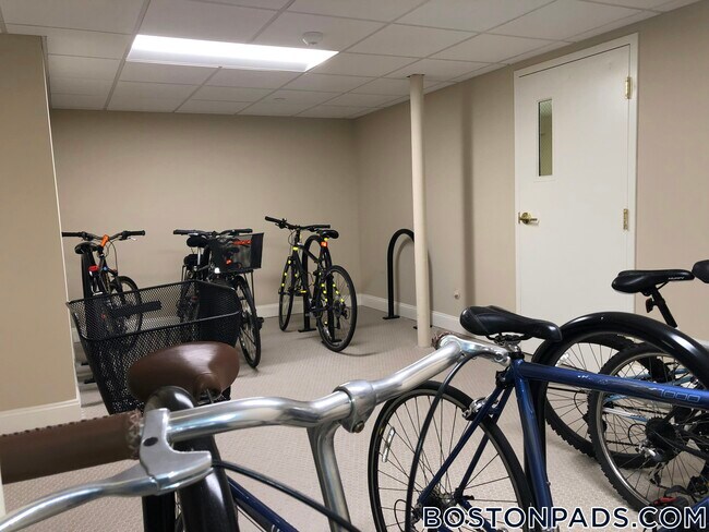 Building Photo - 22 Chauncy St