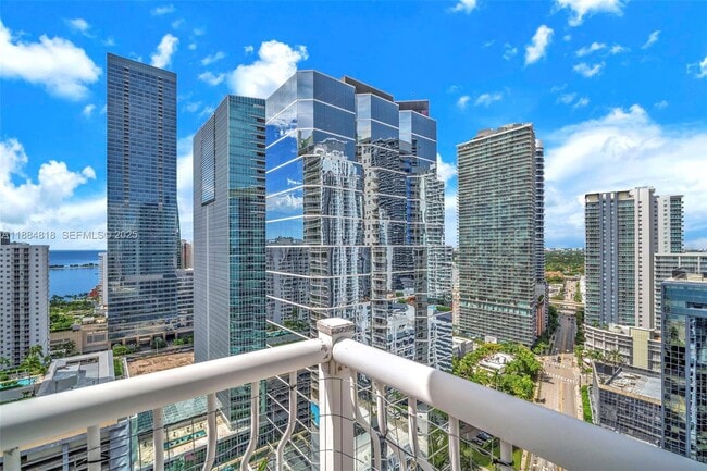 Building Photo - 1200 Brickell Bay Dr