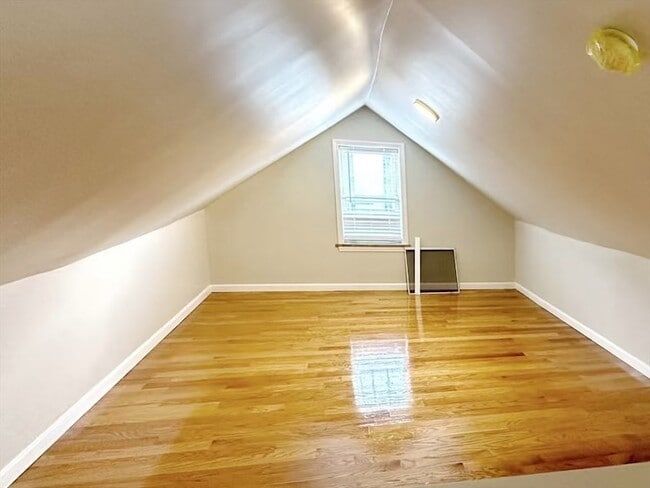 Building Photo - 90 George St