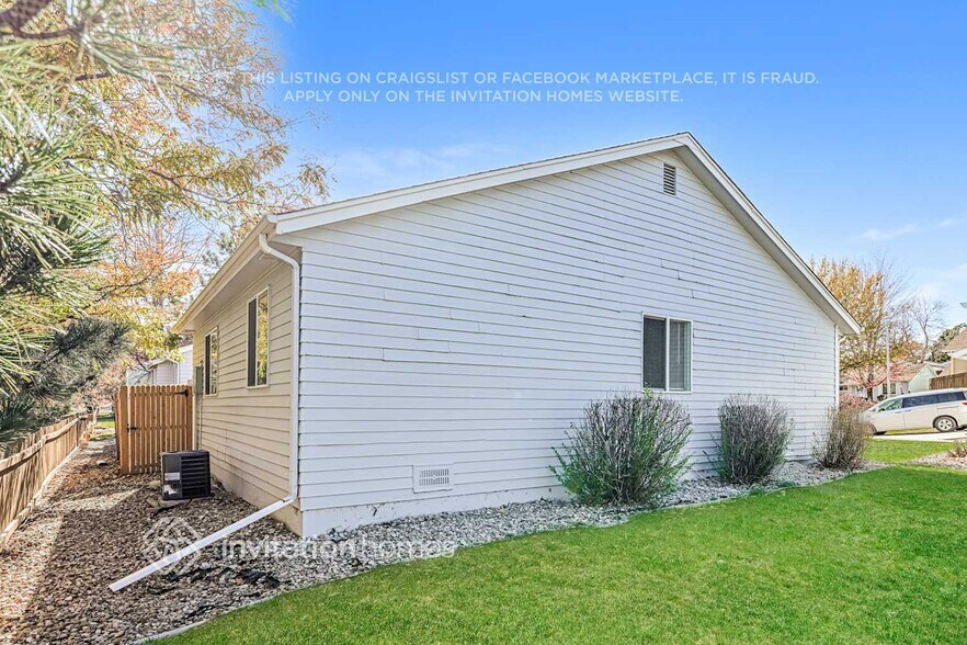 Building Photo - 16152 E Radcliff Pl