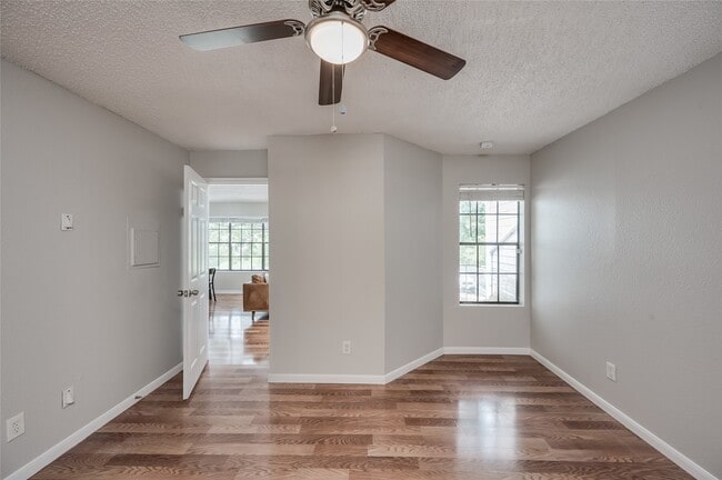 Building Photo - 12660 Ashford Point Dr