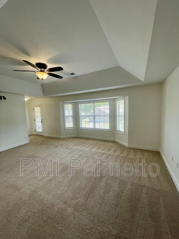 Building Photo - 215 Emanuel Creek Drive