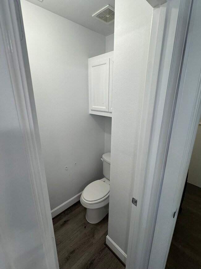 Building Photo - 2710 Hullsmith Dr