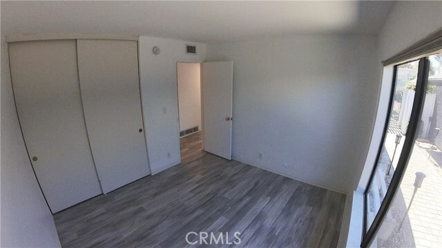 Building Photo - 1118 W Curie Ave