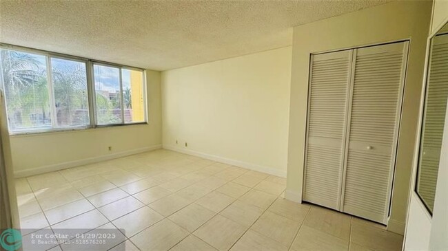 Building Photo - 6700 Royal Palm Blvd