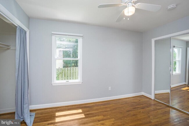 Building Photo - 2962 Strathmeade St