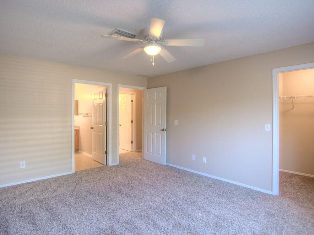 Building Photo - 4033 Banbury Cir