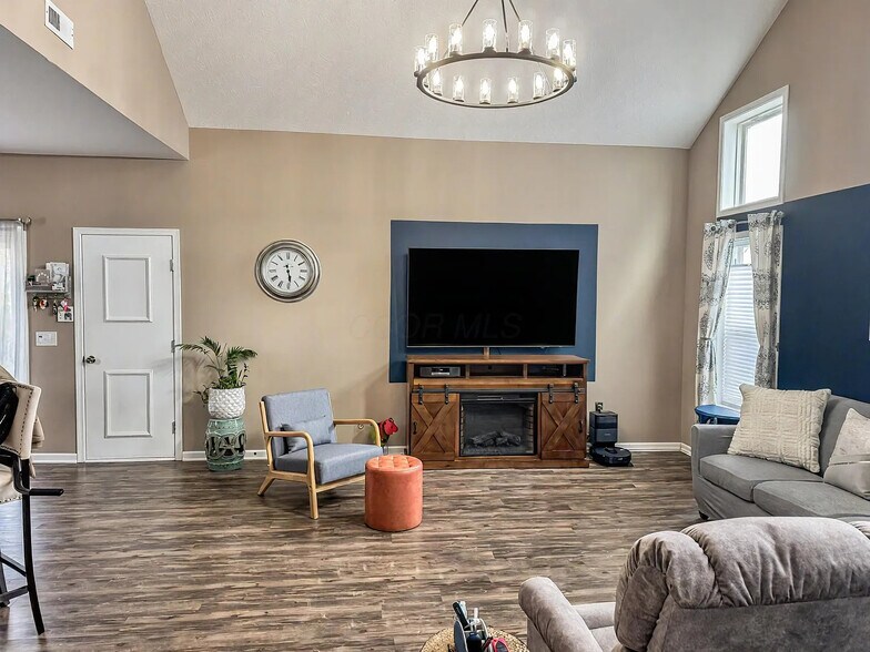 Building Photo - 5492 Bull Creek Dr