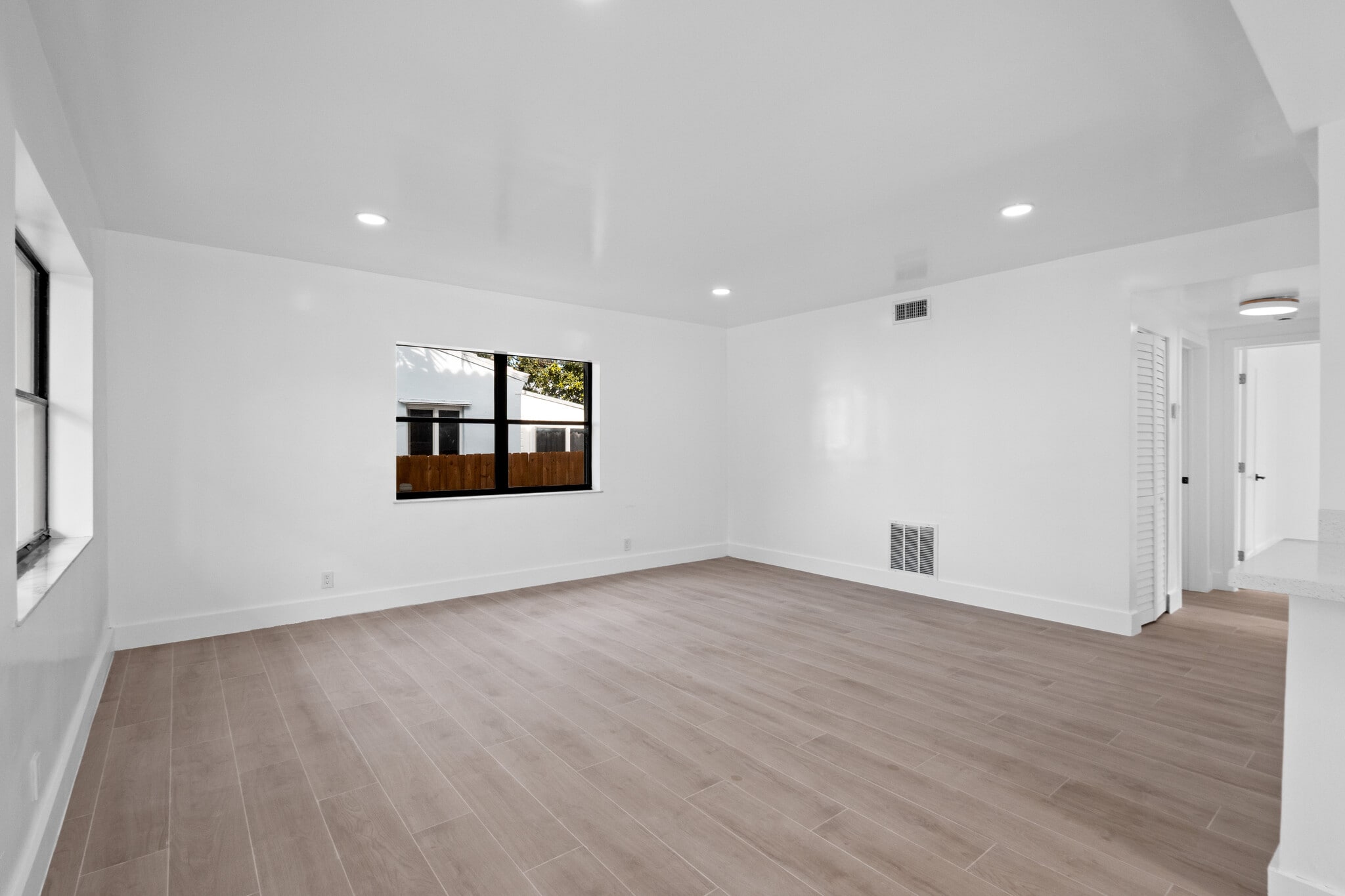 Building Photo - 442 NE 71st St