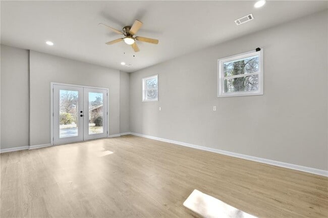 Building Photo - 1963 Shepherd Cir SW