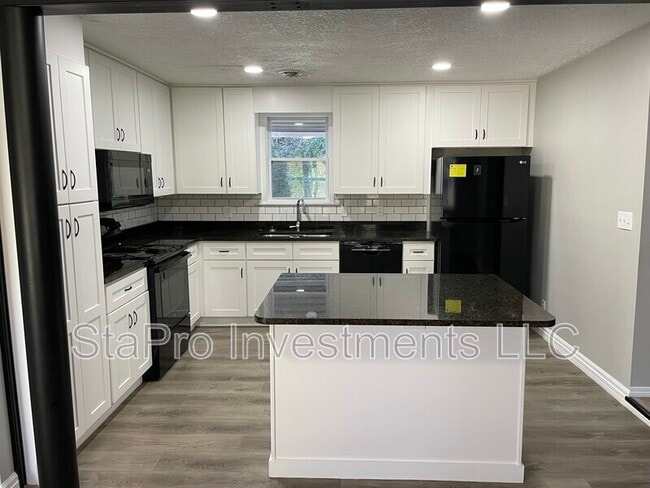 Building Photo - 122 Bellar Dr