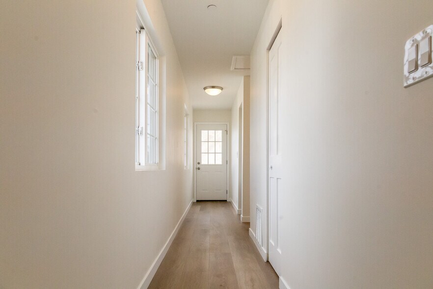 Building Photo - 1000 Tilton Ave