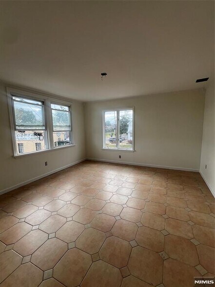 Building Photo - 54 Blauvelt Pl