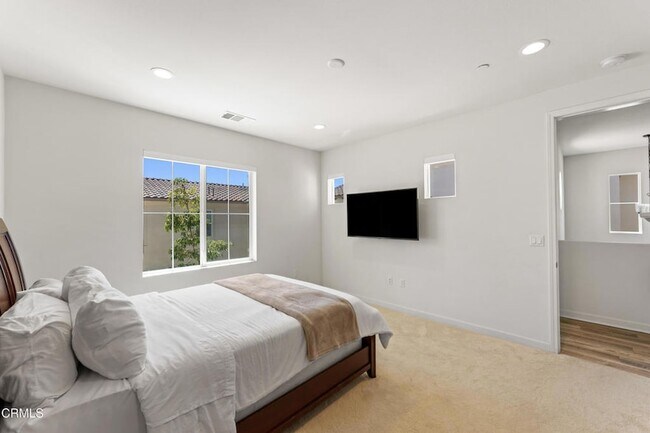 Building Photo - 2353 Nicklaus St