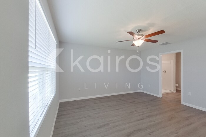 Building Photo - 8620 SW 43rd Ter