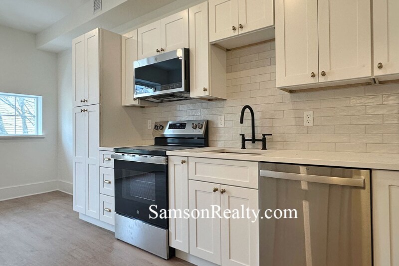 Building Photo - 31 Hope St