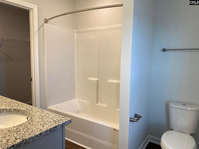 Building Photo - 220 Bluewing Dr