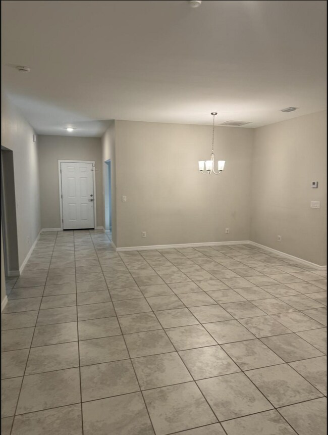 Building Photo - 3 Bedroom 2 Bathroom 2 Car Garage Home For Rent in North Port FL!